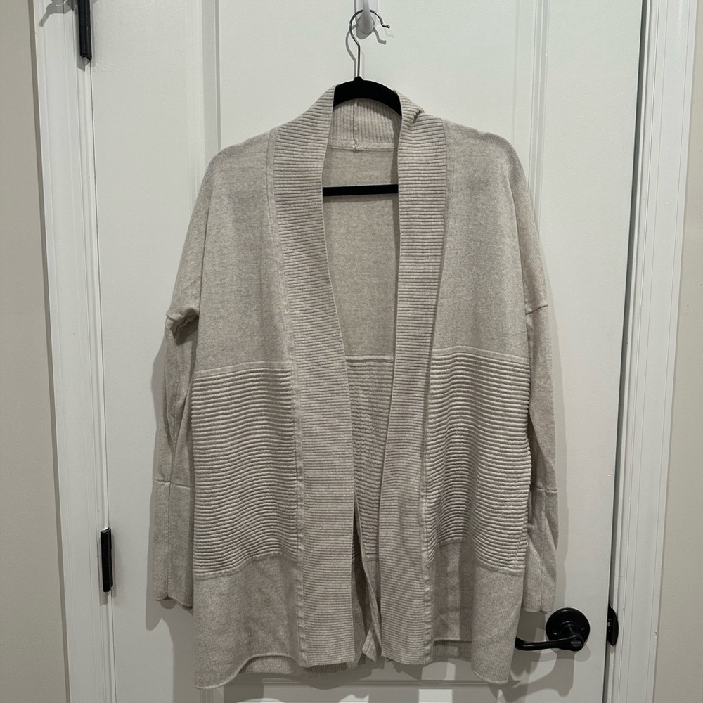 Lululemon Sit In Lotus Wrap in Heathered Sandlot